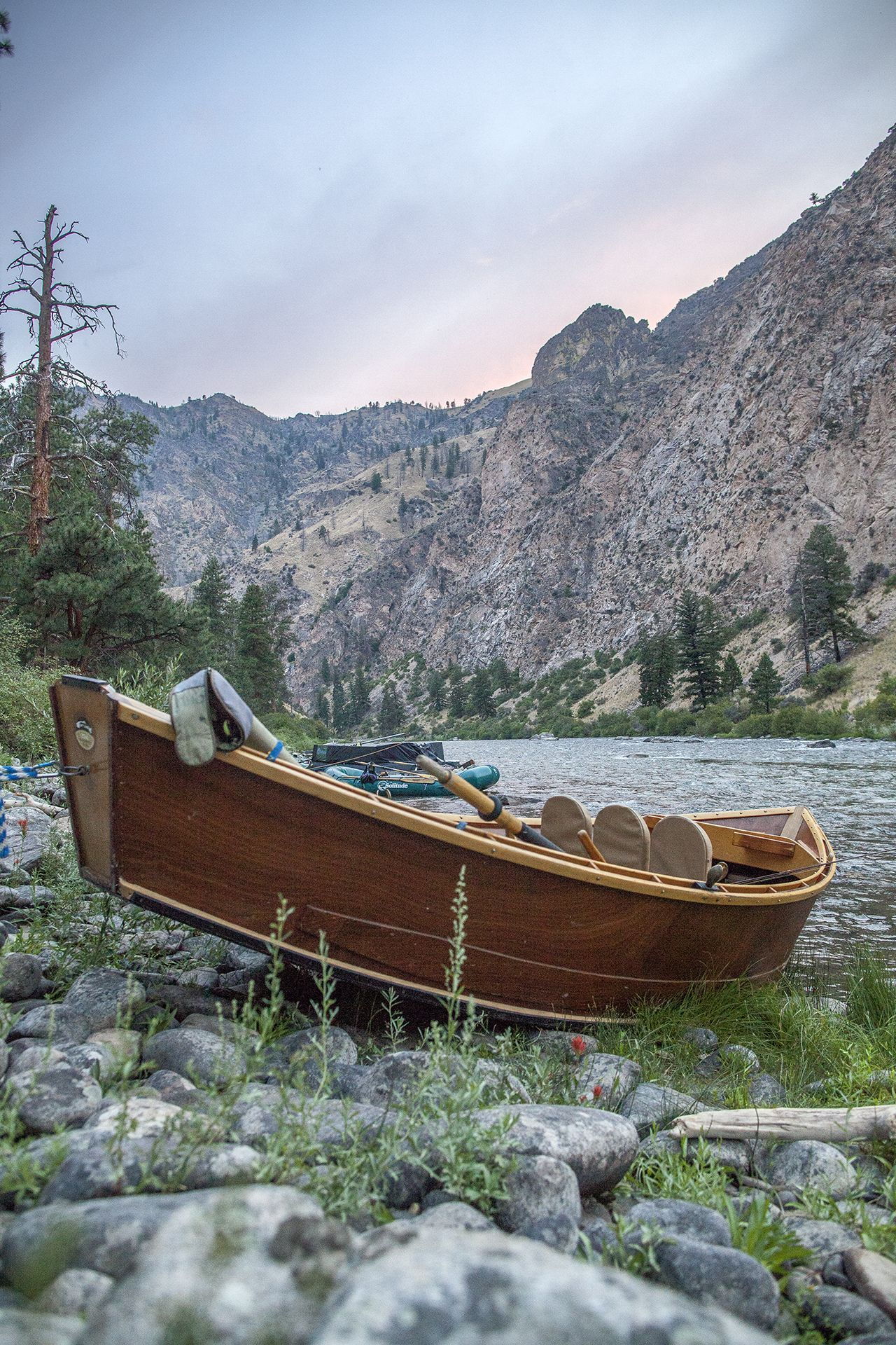 drift boat on the middle fork of the salmon river