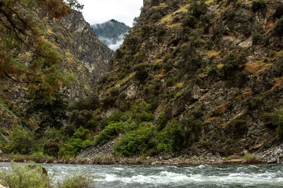 run along the river and experience the majesty of the wilderness