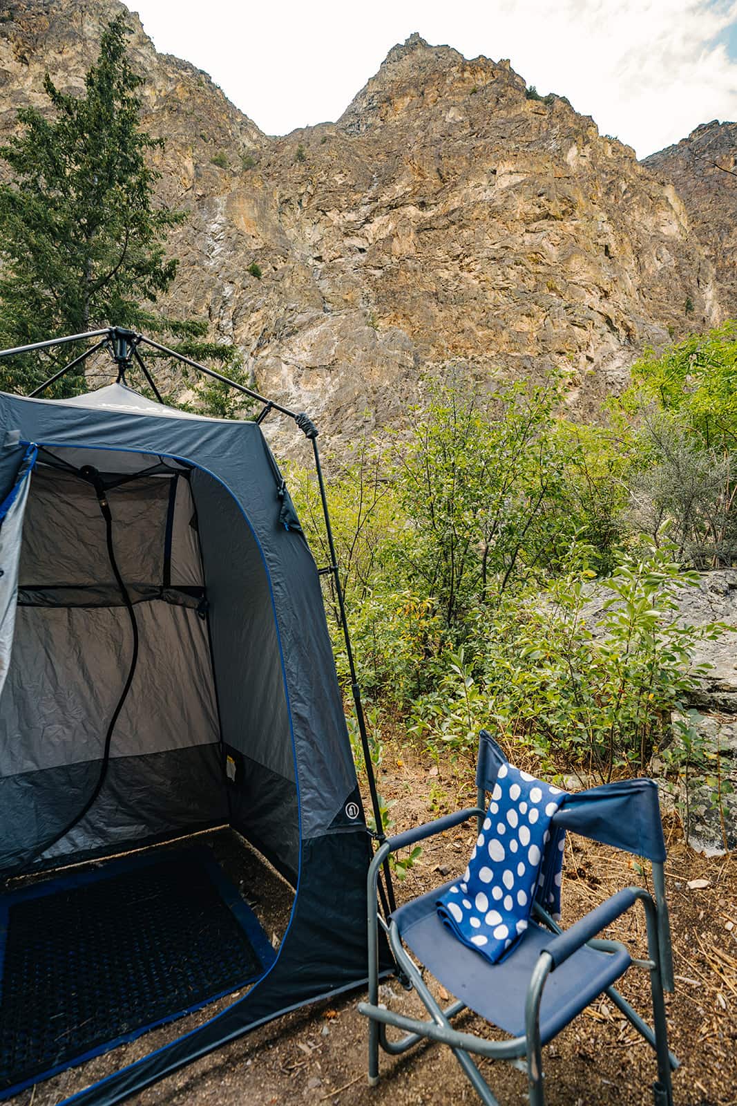riverside-shower hot shower set up at camp on the Middle Fork